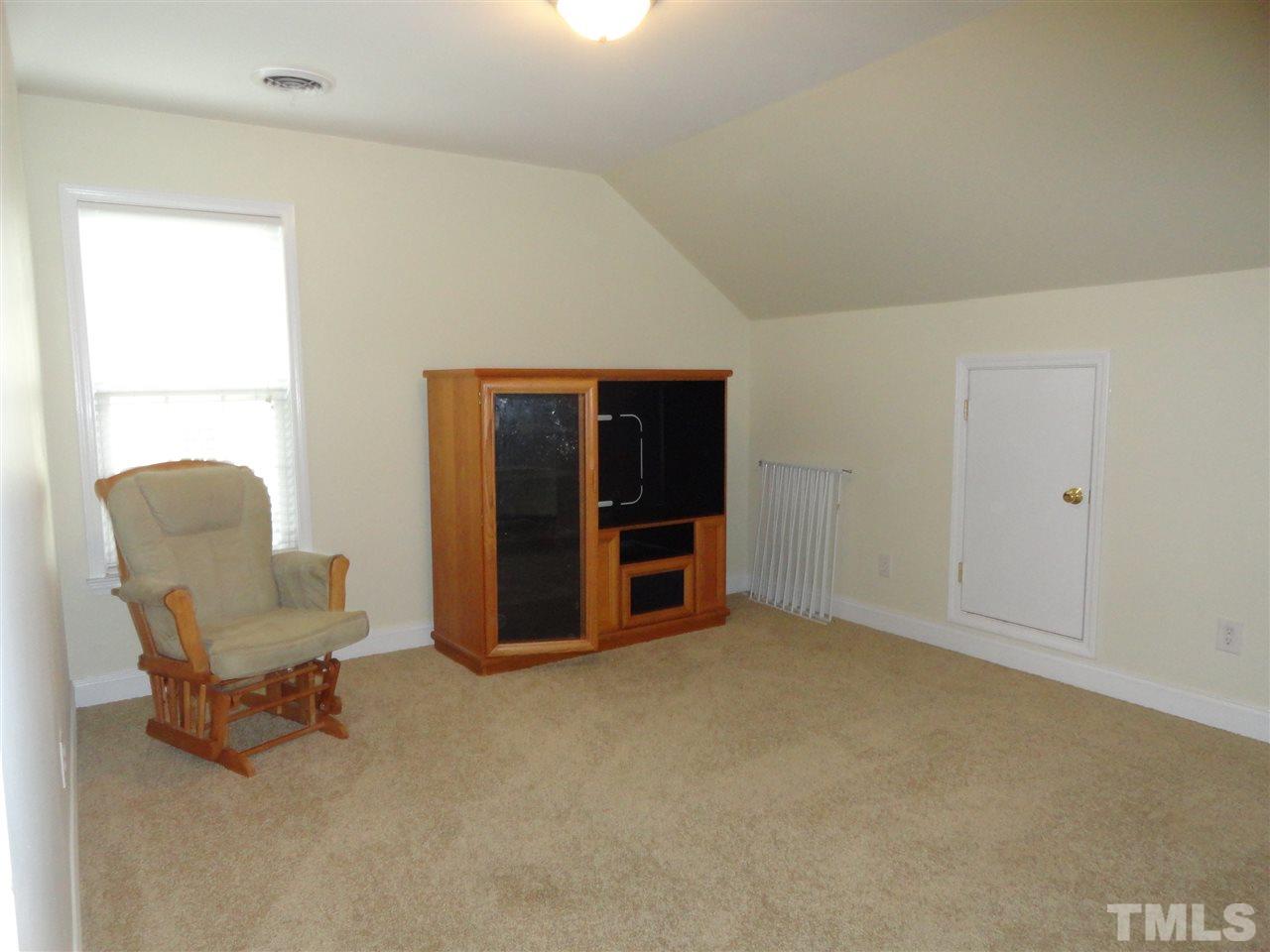 102 Sandstone Road Henderson, NC 27537 - Photo 18 of 25 Gallery Image 18