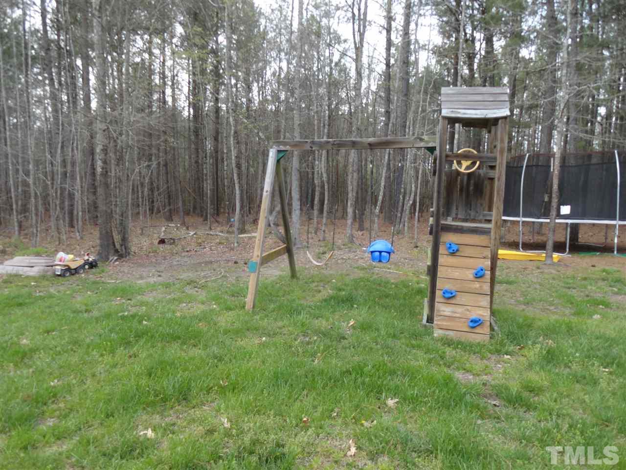 102 Sandstone Road Henderson, NC 27537 - Photo 7 of 25 Gallery Image 7