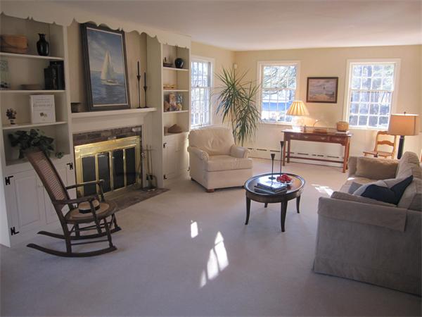 538 First Parish Road Scituate, MA 02066 - Photo 5 of 16 Gallery Image 5