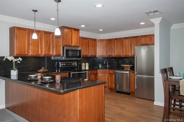 $2,765 | 2200 Dolphin Lane, Unit 518, Holbrook, NY 11741