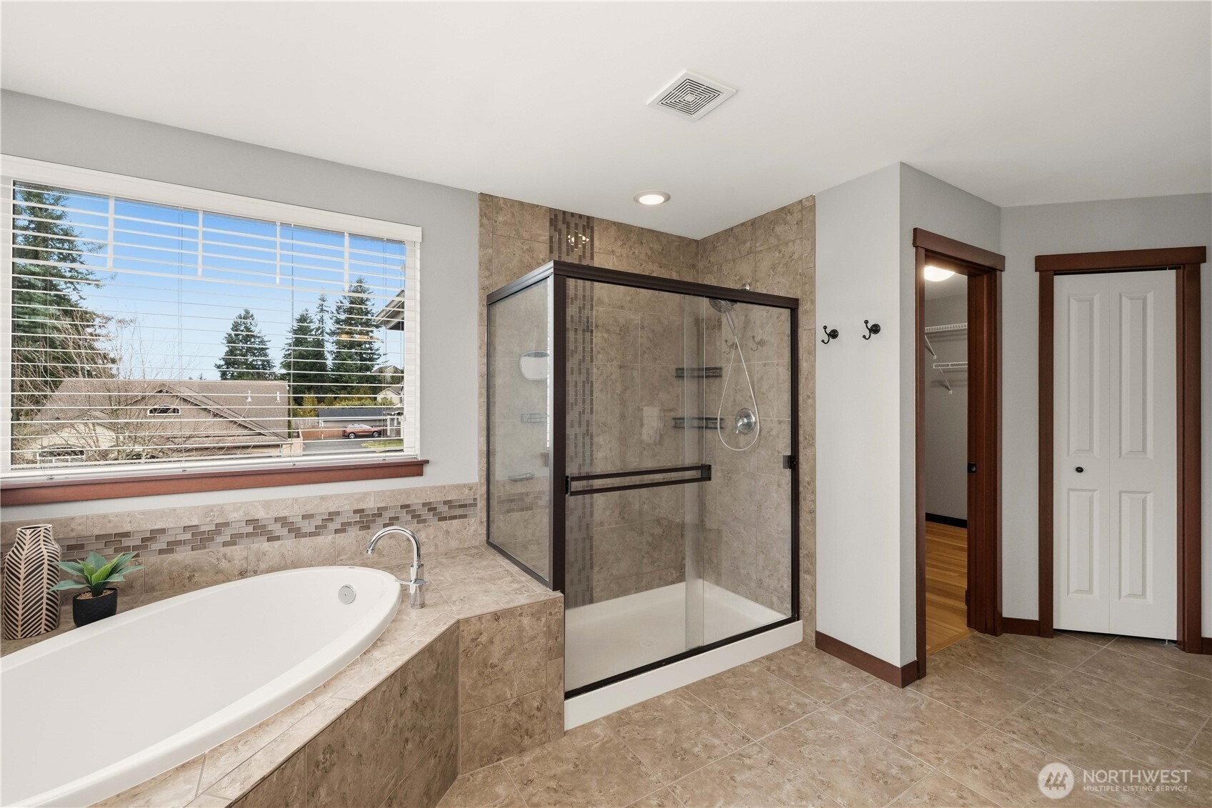 23873 Southeast 286th Place Maple Valley, WA 98038 - Photo 23 of 40