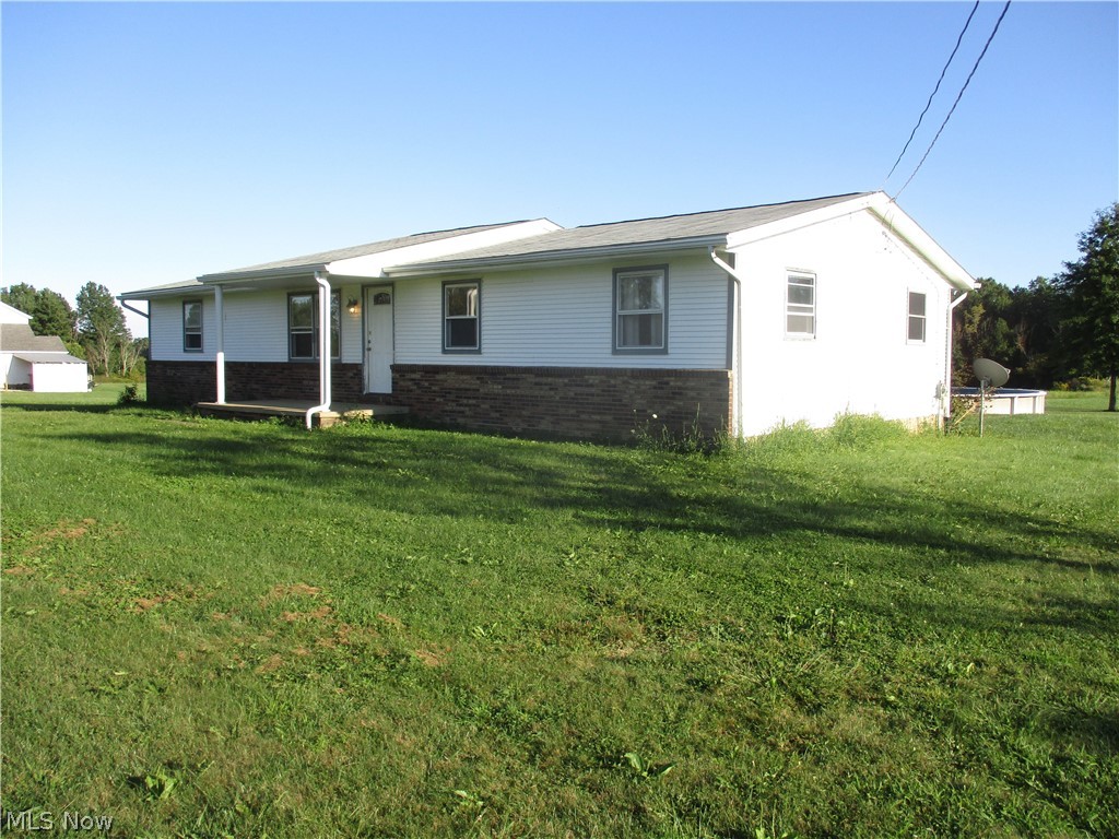 8722 Henderson Road Diamond, OH 44412 - Photo 3 of 25 Gallery Image 3