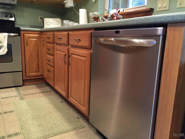 1022 Winter Mountain Road Andreas, PA 18211 - Photo 4 of 25 New Stainless Dishwasher
