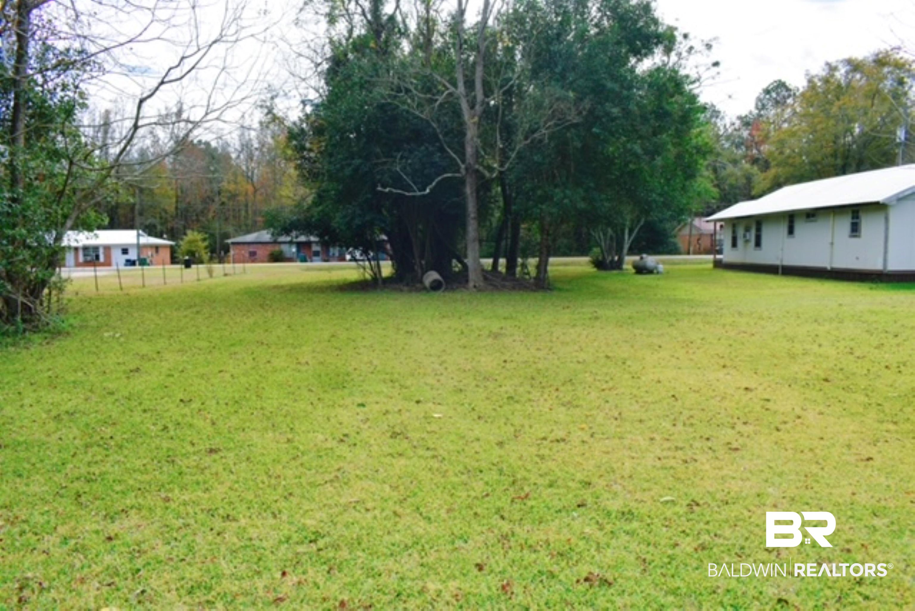 118 Short Street Atmore, AL 36502 - Photo 2 of 4