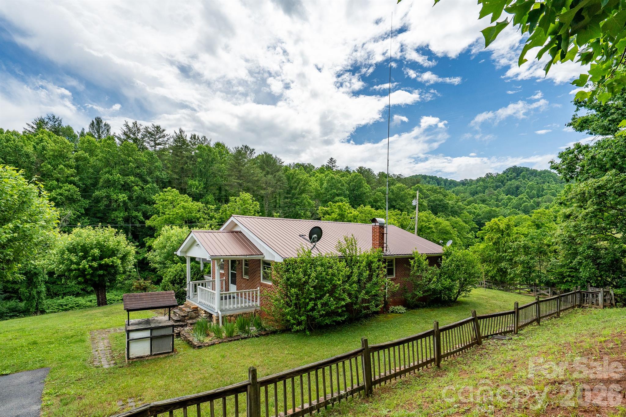 302 Sprinkle Branch Road Marshall, NC 28753 - Photo 15 of 38
