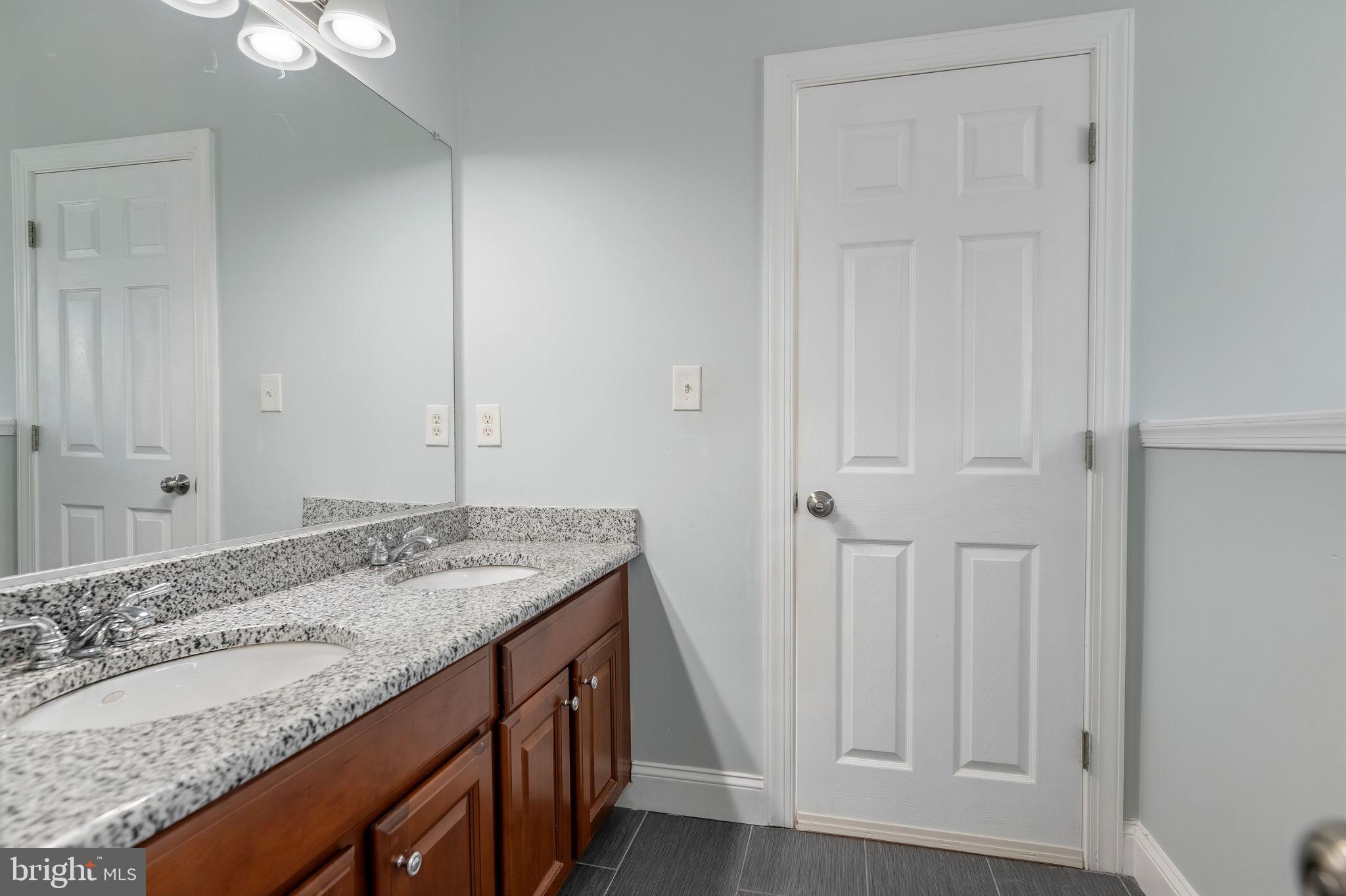 6039 Deer Ridge Trail Springfield, VA 22150 - Photo 35 of 103