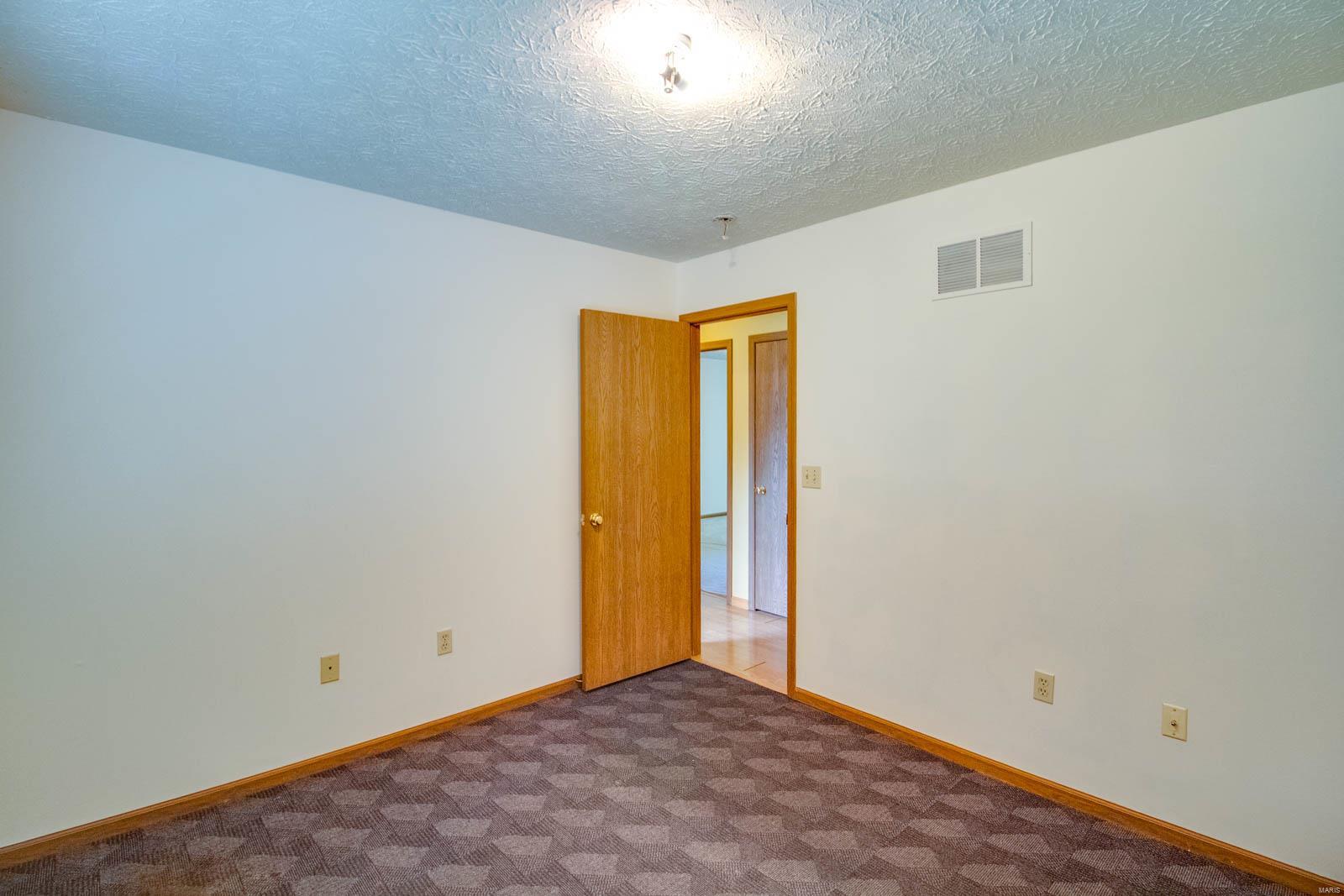 124 Ridge Drive Maryville, IL 62062 - Photo 17 of 25 Gallery Image 17
