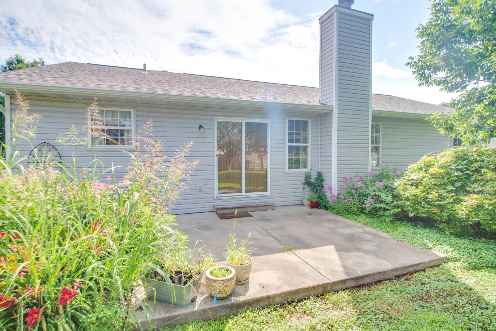 124 Ridge Drive Maryville, IL 62062 - Photo 4 of 25 Gallery Image 4