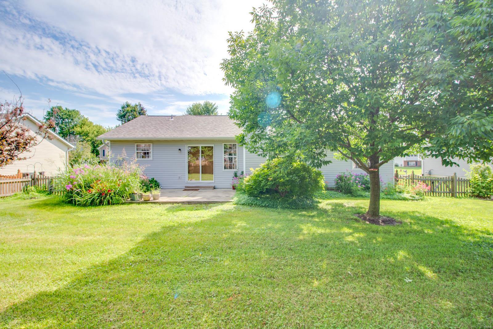 124 Ridge Drive Maryville, IL 62062 - Photo 5 of 25 Gallery Image 5