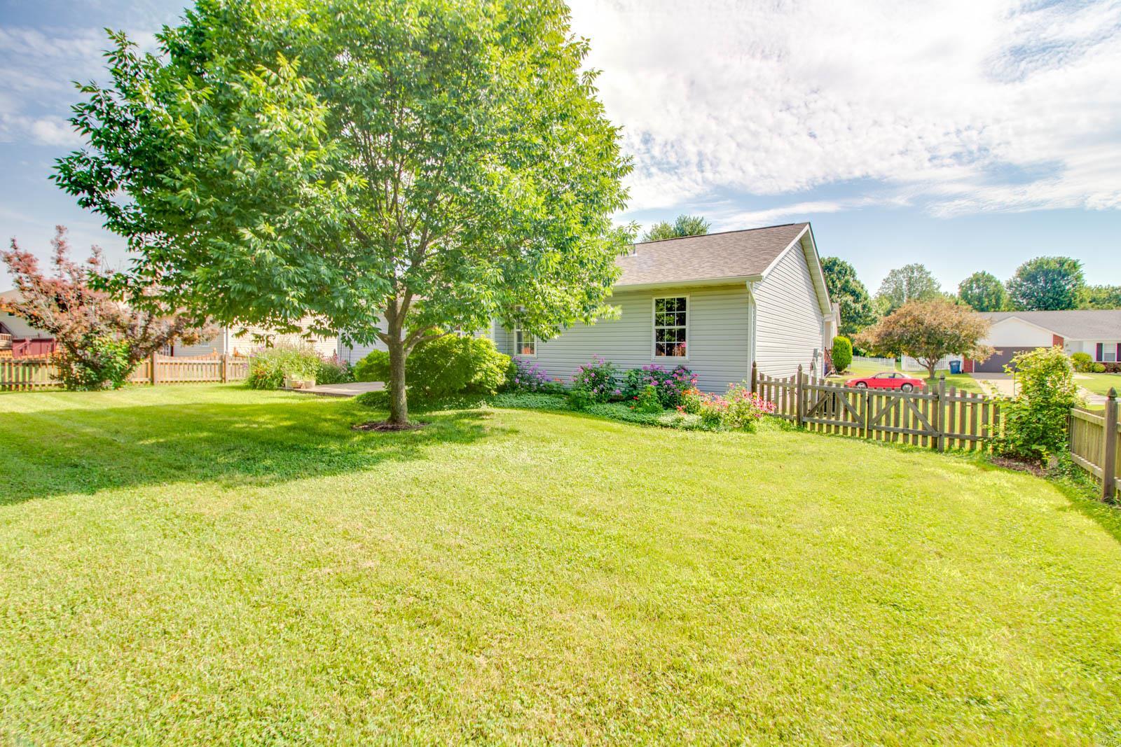 124 Ridge Drive Maryville, IL 62062 - Photo 6 of 25 Gallery Image 6