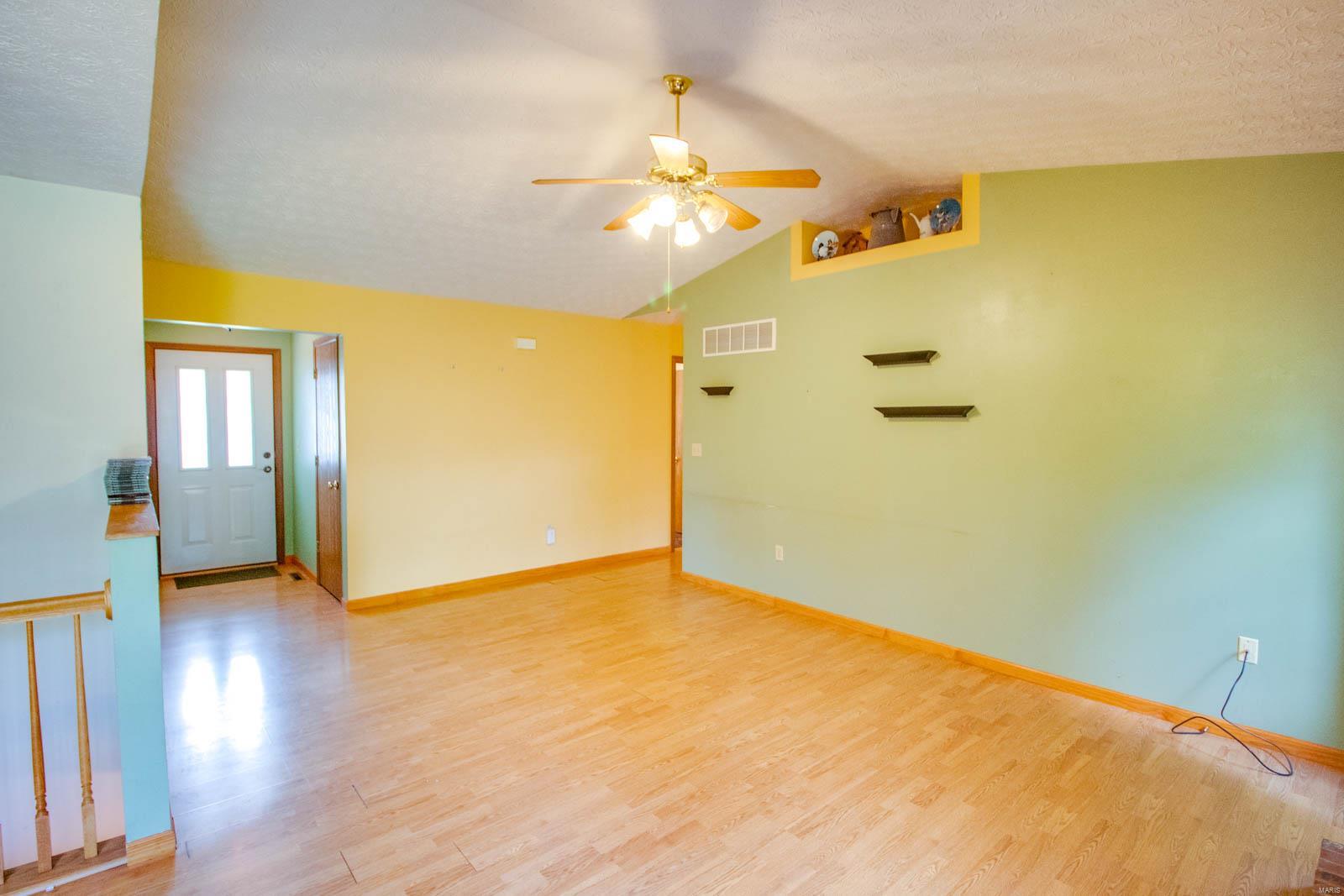 124 Ridge Drive Maryville, IL 62062 - Photo 9 of 25 Gallery Image 9