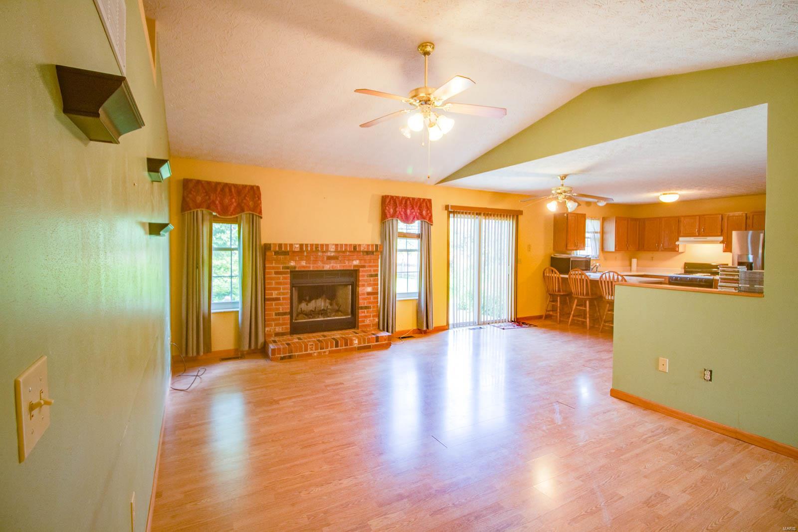 124 Ridge Drive Maryville, IL 62062 - Photo 10 of 25 Gallery Image 10