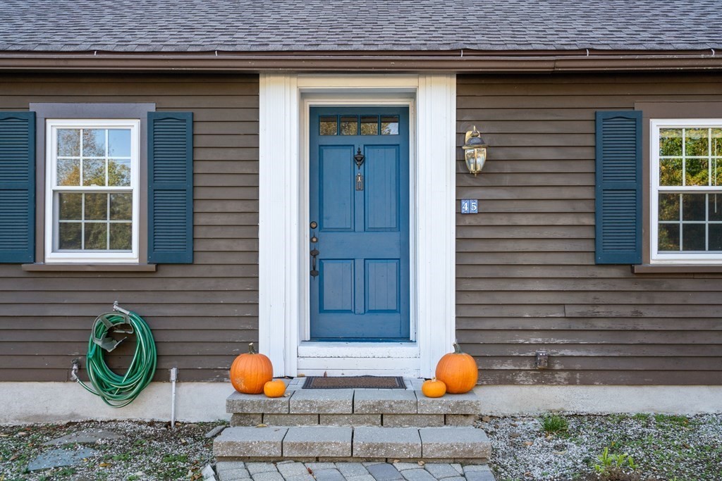 45 Stark Road Worcester, MA 01602 - Photo 3 of 35 Gallery Image 3