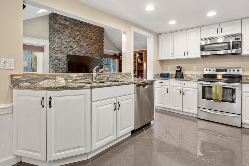 45 Stark Road Worcester, MA 01602 - Photo 7 of 35 Gallery Image 7
