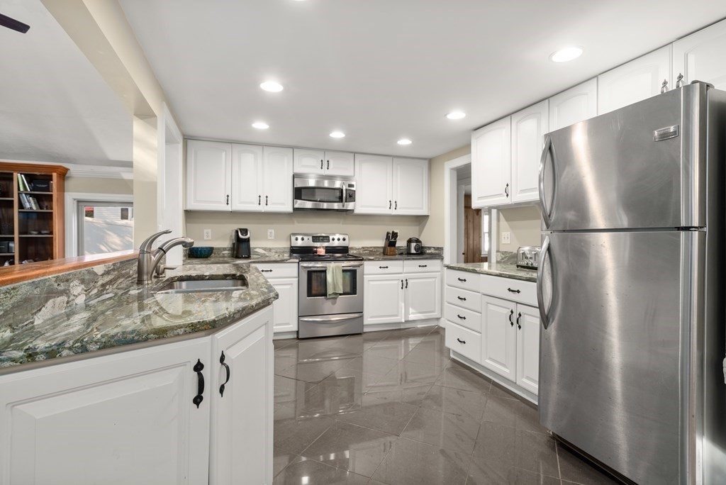 45 Stark Road Worcester, MA 01602 - Photo 8 of 35 Gallery Image 8