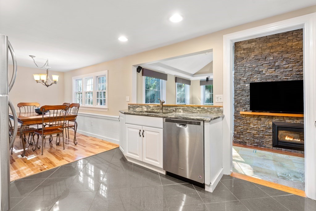 45 Stark Road Worcester, MA 01602 - Photo 9 of 35 Gallery Image 9