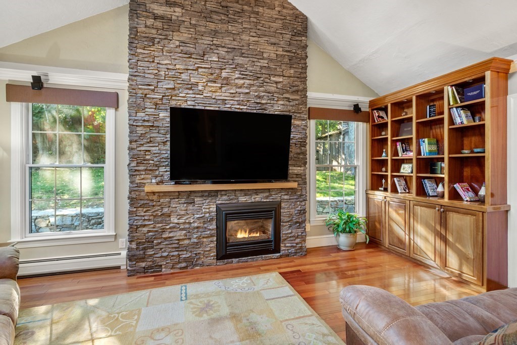 45 Stark Road Worcester, MA 01602 - Photo 10 of 35 Gallery Image 10