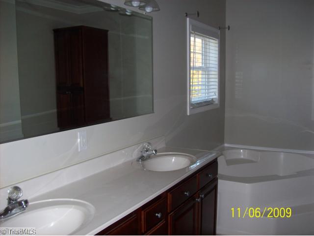 3526 Thayer Road Trinity, NC 27370 - Photo 10 of 11 Master Bath/Spa.