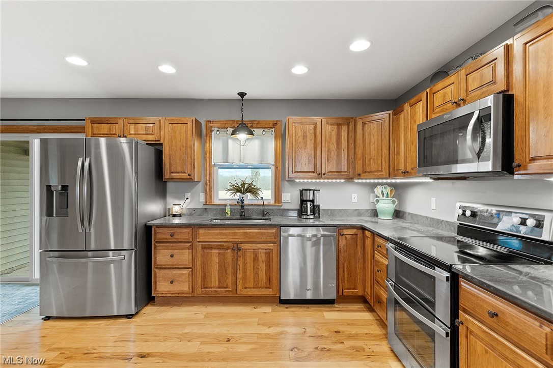 7079 Ridge Road Cortland, OH 44410 - Photo 4 of 35 Gallery Image 4
