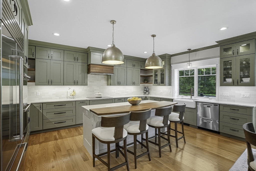 2 Whisper Way Hopkinton, MA 01748 - Photo 4 of 40