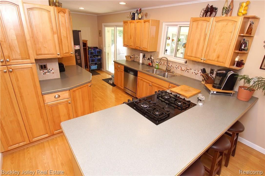 2685 Patterson Lk Road Pinckney, MI 48169 - Photo 6 of 22 Updated Kitchen