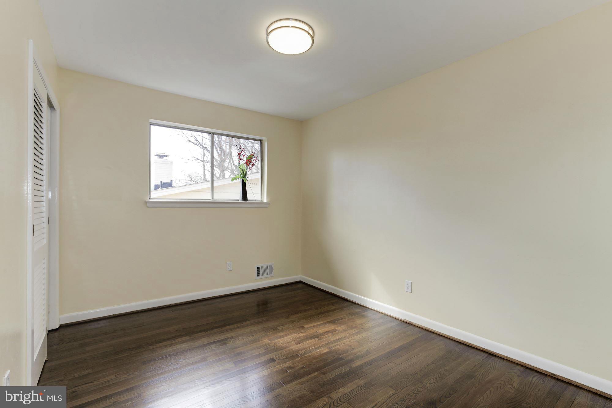 6400 Redwing Road Bethesda, MD 20817 - Photo 20 of 30 Bedroom