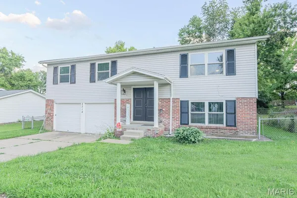 $225,000 | 2314 White Ash Court, Florissant, MO 63031