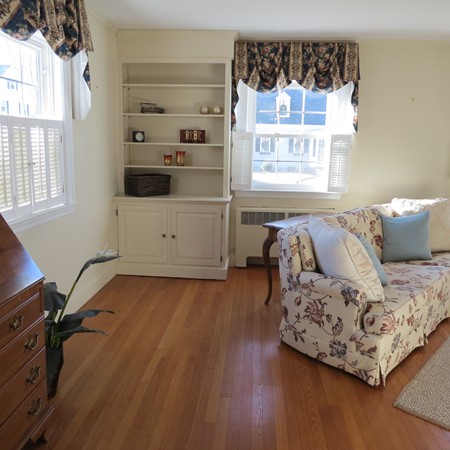 17 Keeling Road Wakefield, MA 01880 - Photo 3 of 23 Gallery Image 3