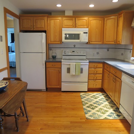 17 Keeling Road Wakefield, MA 01880 - Photo 4 of 23 Gallery Image 4