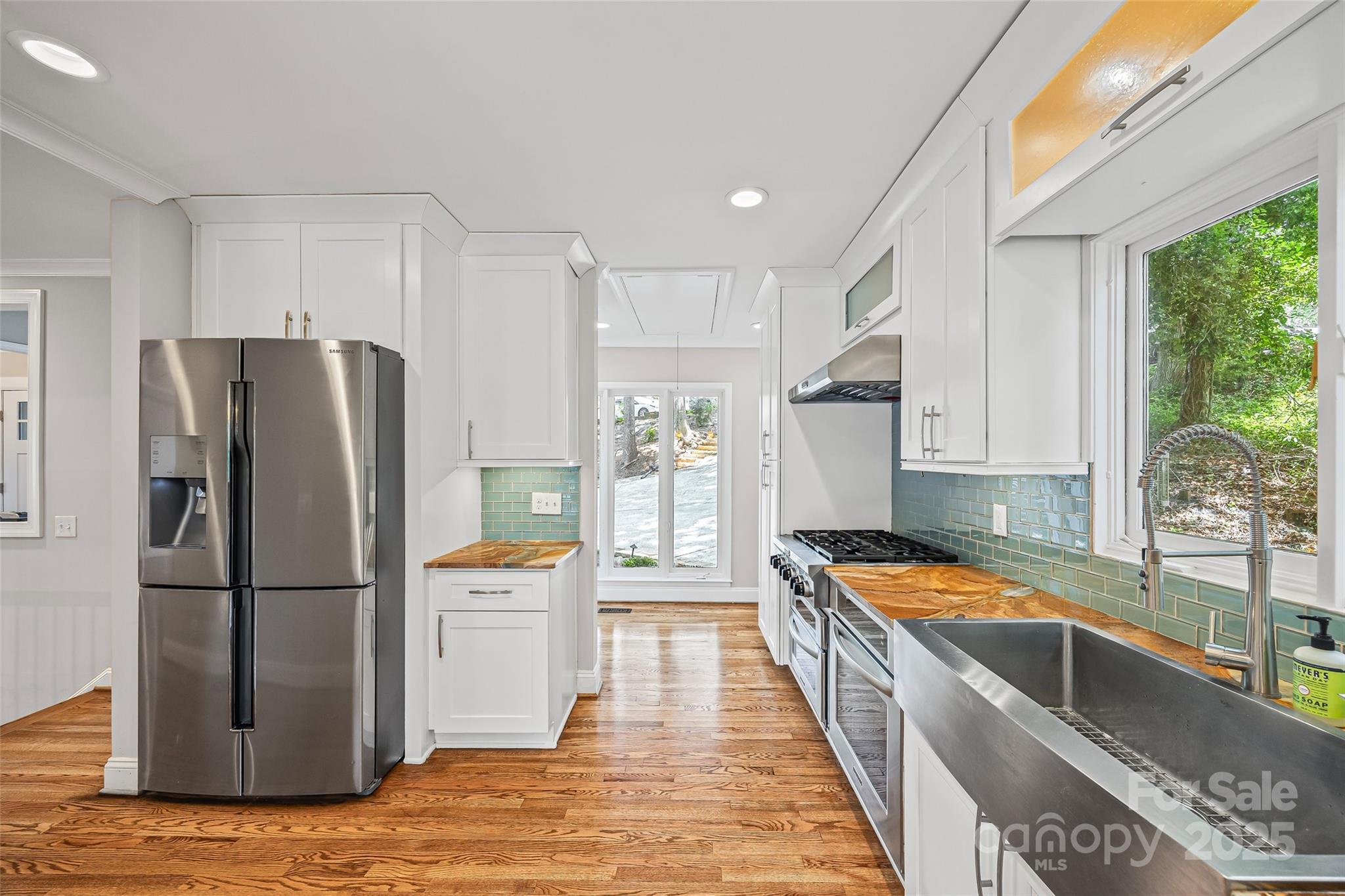 1091 Palmyra Drive Tega Cay, SC 29708 - Photo 13 of 36 Gallery Image 13