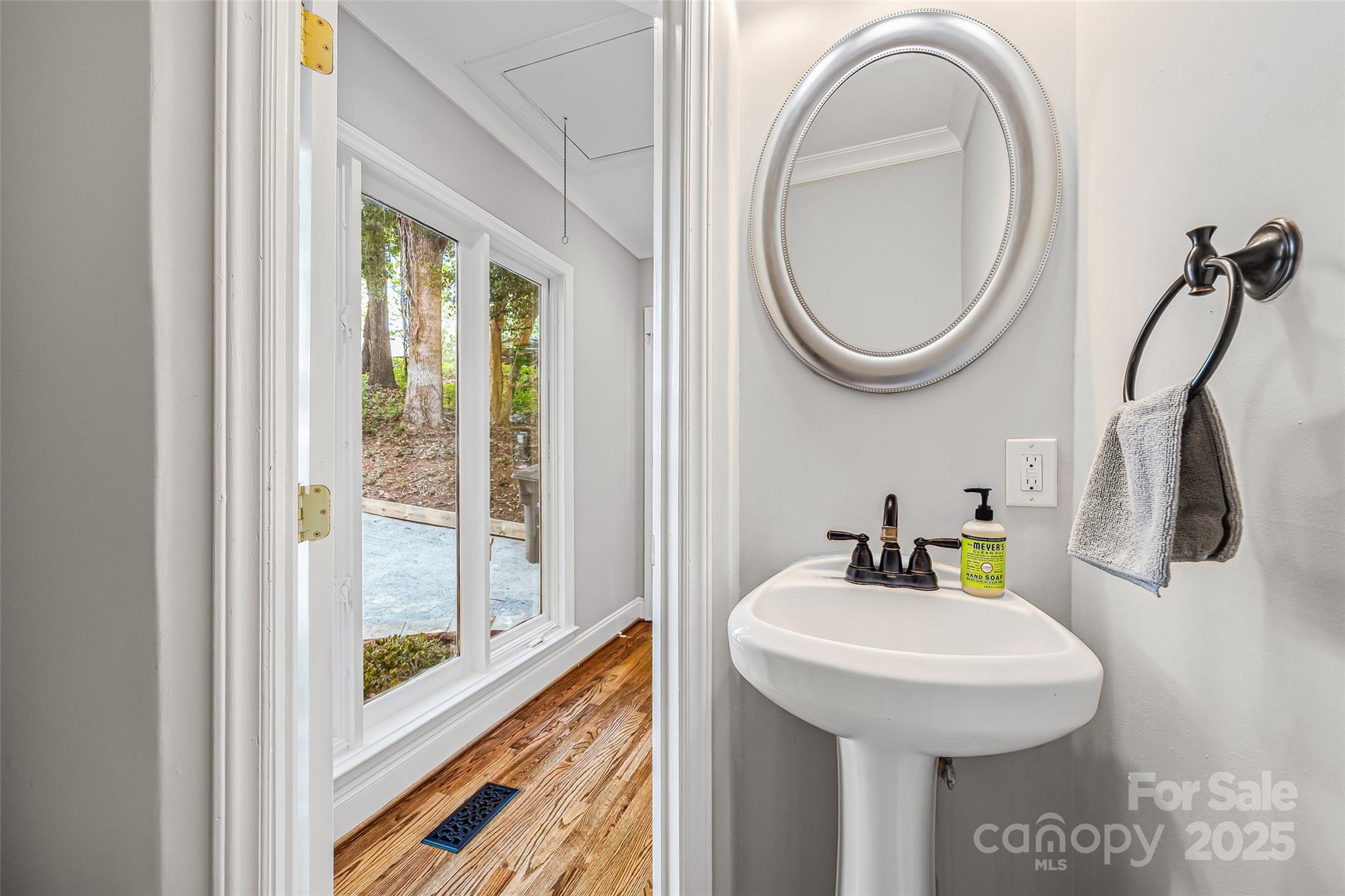 1091 Palmyra Drive Tega Cay, SC 29708 - Photo 15 of 36 Gallery Image 15