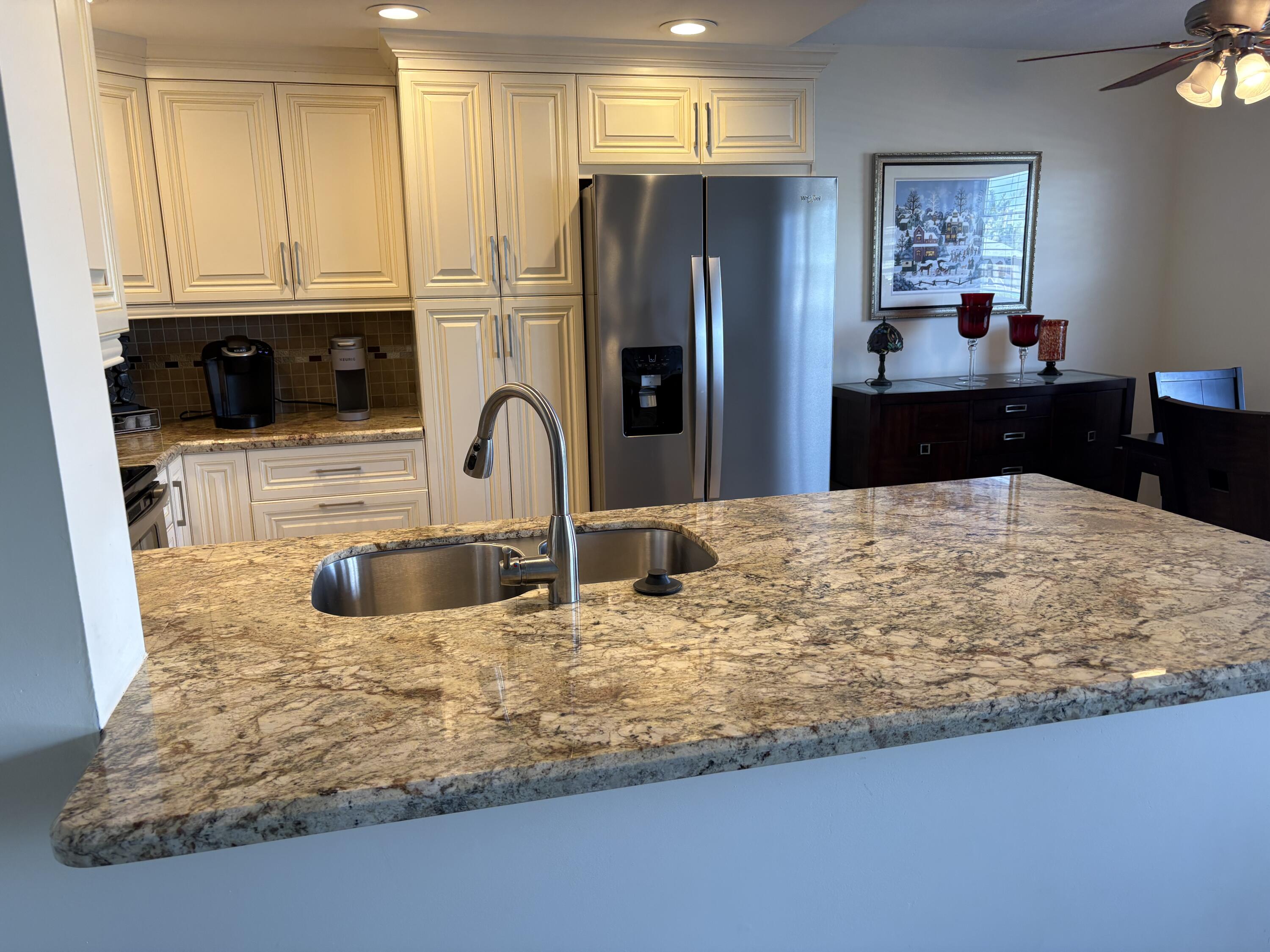 2024 Rexford B, Unit 2024B Boca Raton, FL 33434 - Photo 3 of 27 IMG_2444