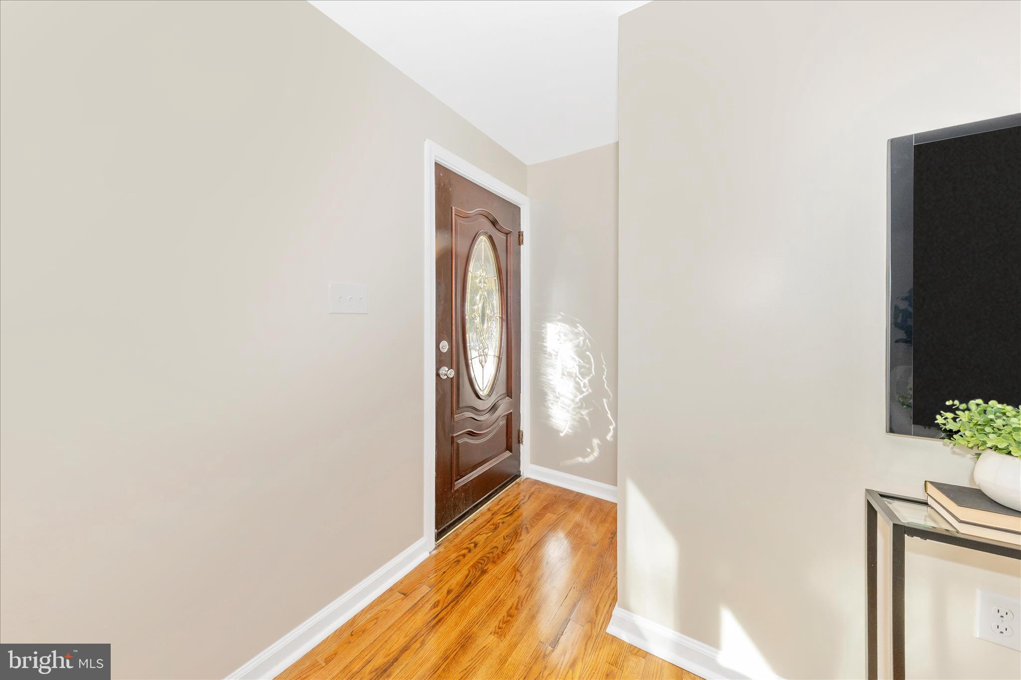2802 Monument Road Myersville, MD 21773 - Photo 3 of 52 Foyer