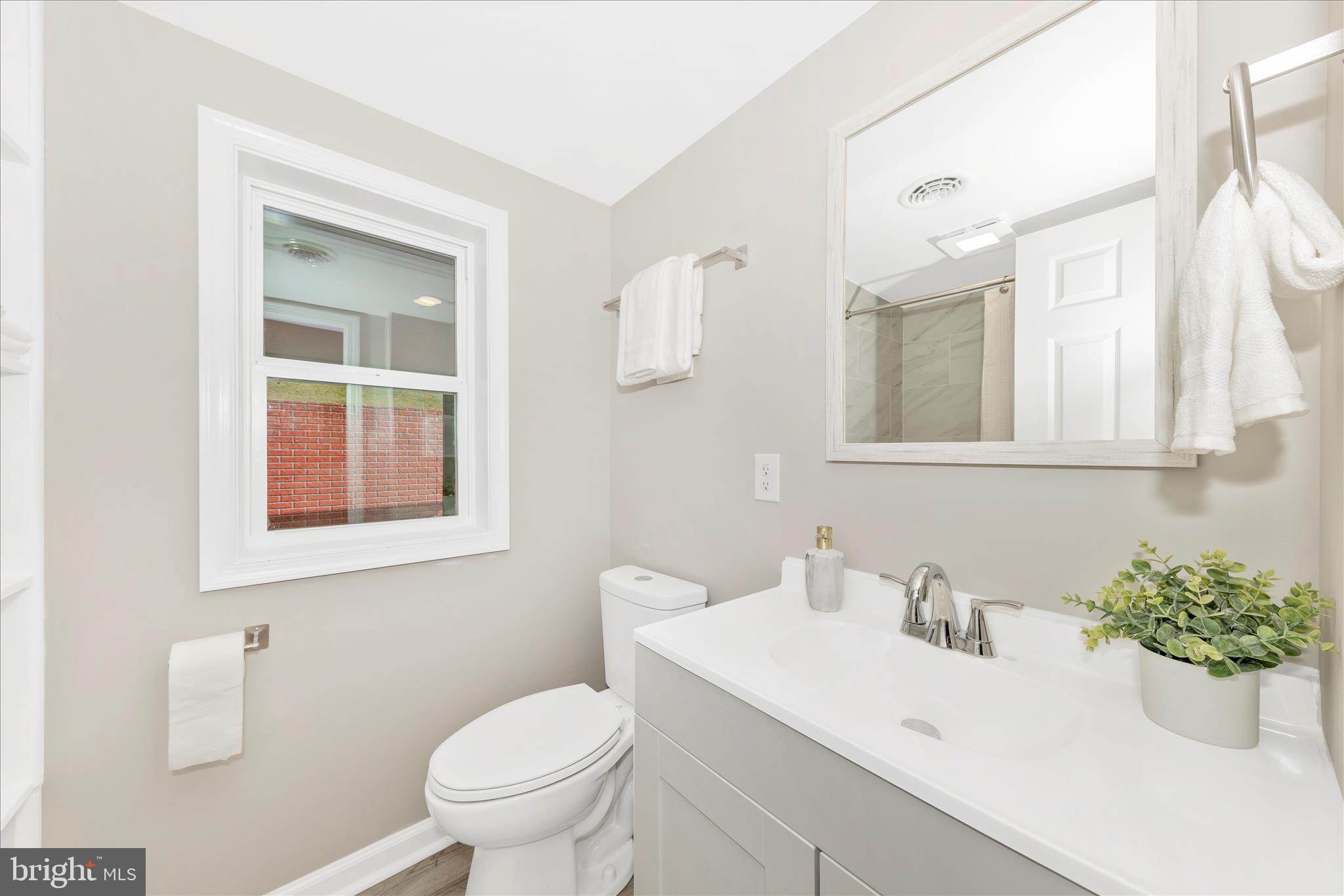 2802 Monument Road Myersville, MD 21773 - Photo 32 of 52 Hall Bath
