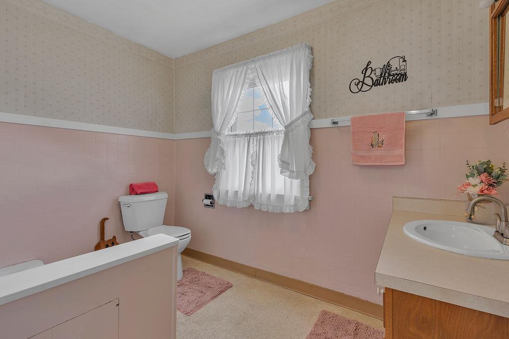 184 Clay Street Rochester, PA 15074 - Photo 12 of 23 Gallery Image 12