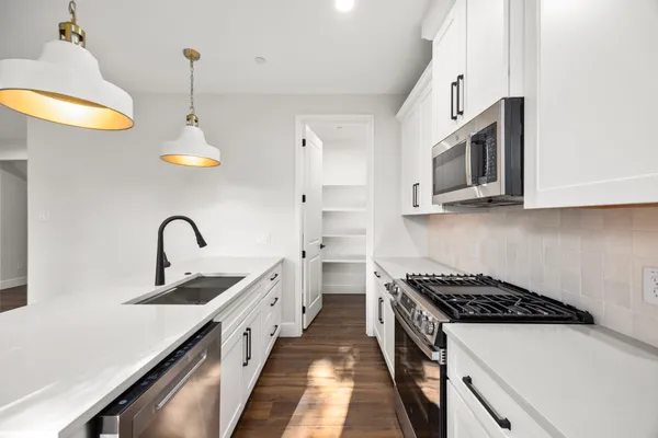 $2,050 | 4611 Dewberry Street, Unit C, Houston, TX 77021