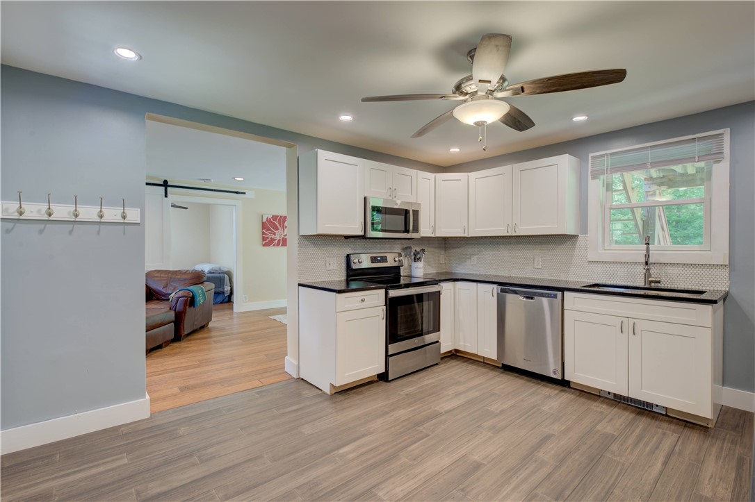 535 Ten Rod Road, Unit B North Kingstown, RI 02852 - Photo 11 of 20 Gallery Image 11