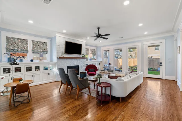 $1,699,000 | 425 Byrne Street, Houston, TX 77009