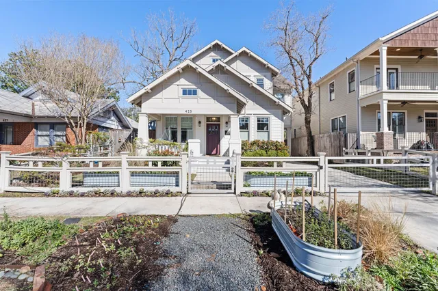 $1,699,000 | 425 Byrne Street, Houston, TX 77009