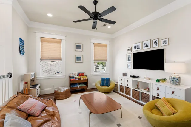 $1,699,000 | 425 Byrne Street, Houston, TX 77009