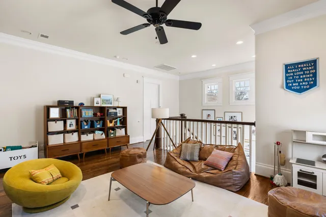 $1,699,000 | 425 Byrne Street, Houston, TX 77009