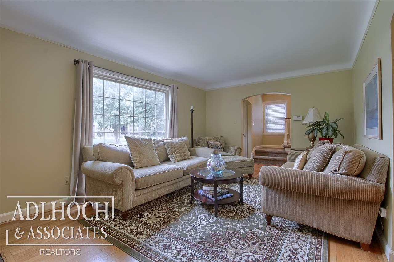 1608 Hampton Road Grosse Pointe Woods, MI 48236 - Photo 12 of 30