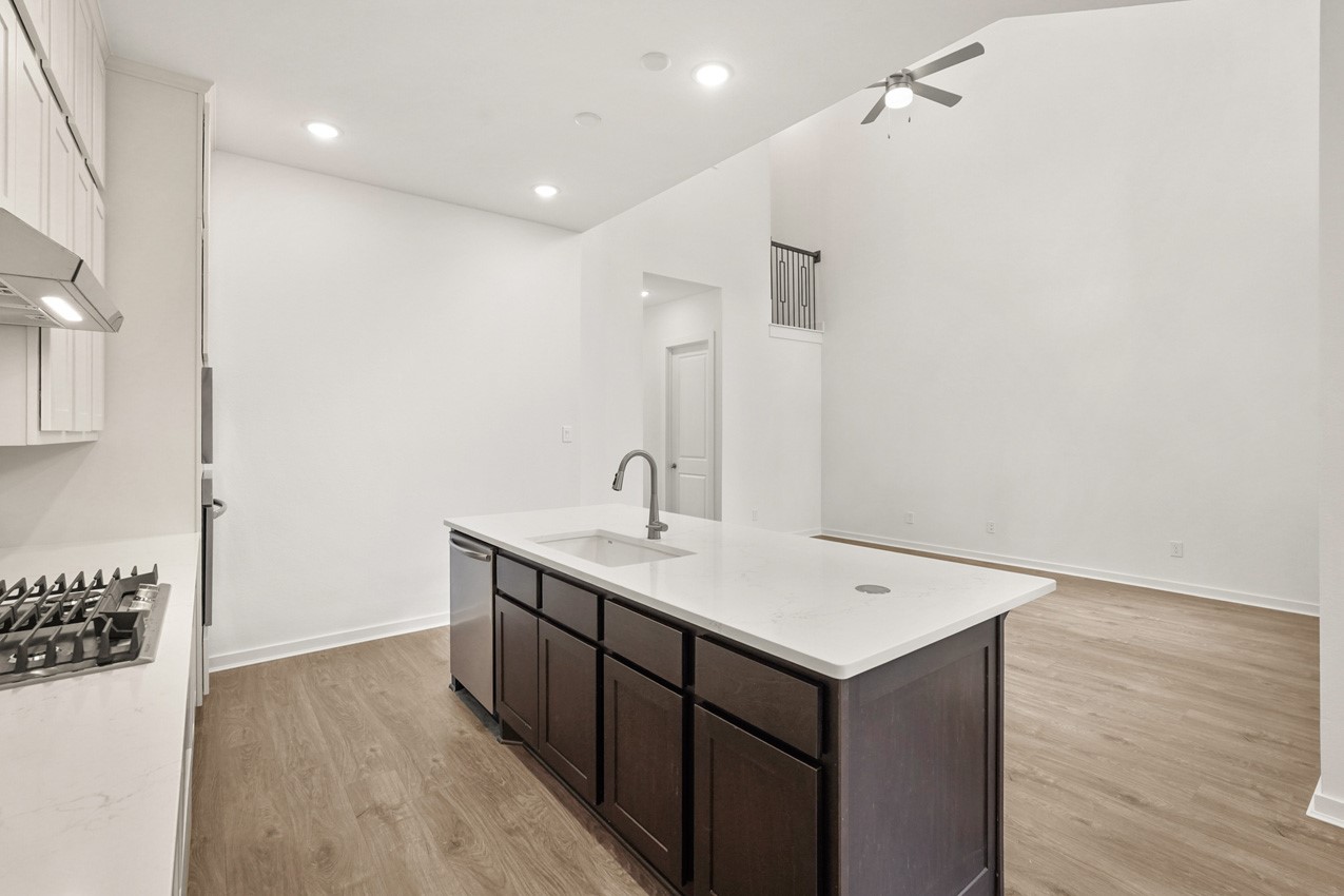 308 Fields Lane Montgomery, TX 77316 - Photo 5 of 24