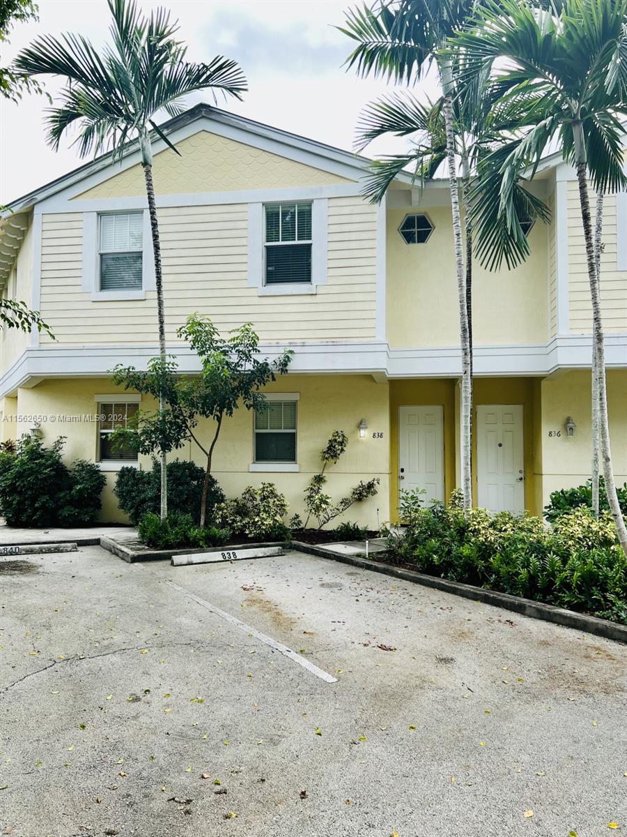 838 Northeast 14th Pl  