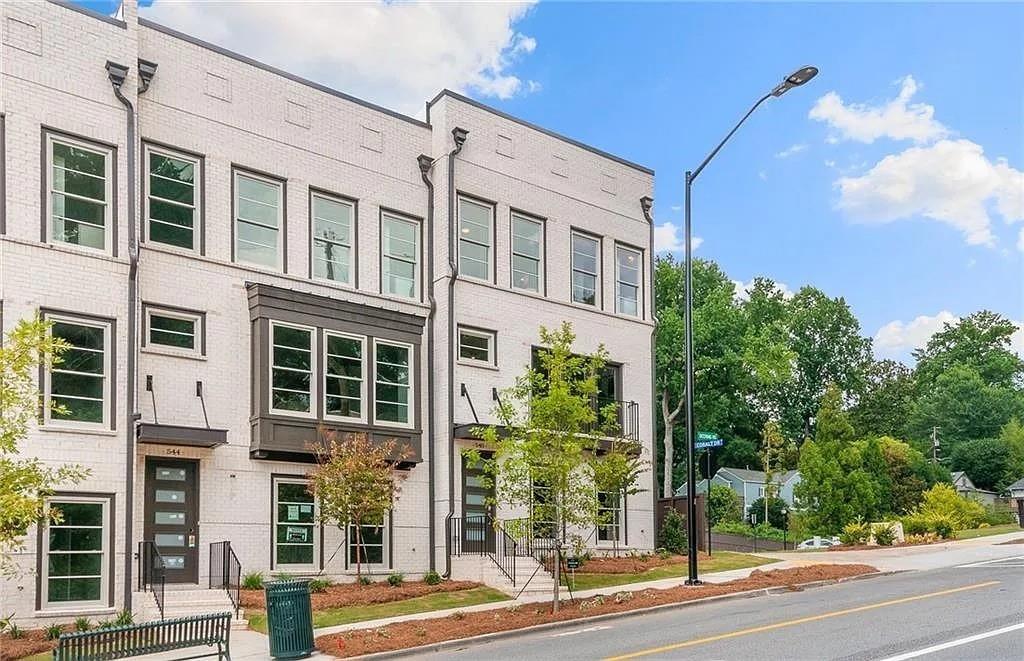 545 Whitlox Road Northwest Atlanta, GA 30309 - Photo 2 of 10