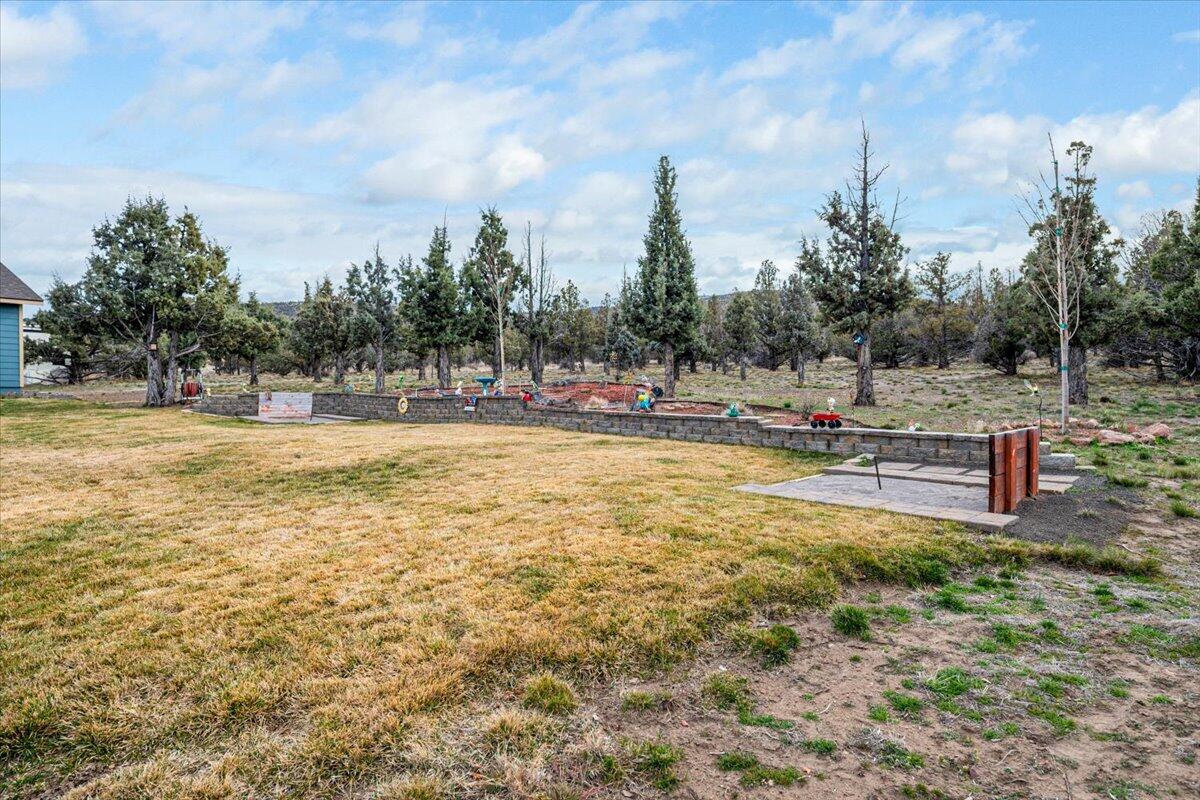 9588 Southwest Copper Road Powell Butte, OR 97753 - Photo 23 of 49