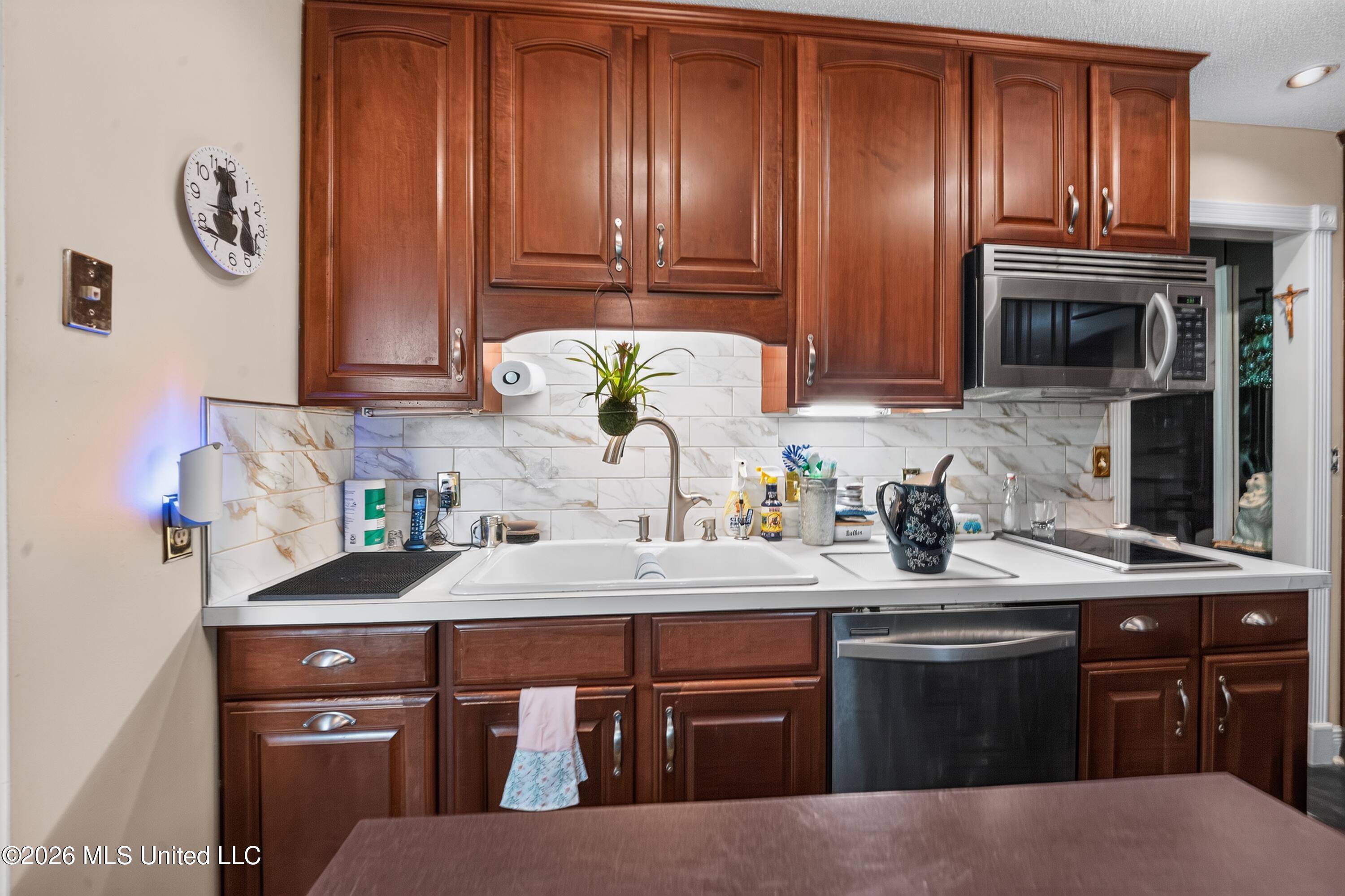 168 Davis Road Picayune, MS 39466 - Photo 25 of 73 25_168_Davis_Rd-Kitchen-9275