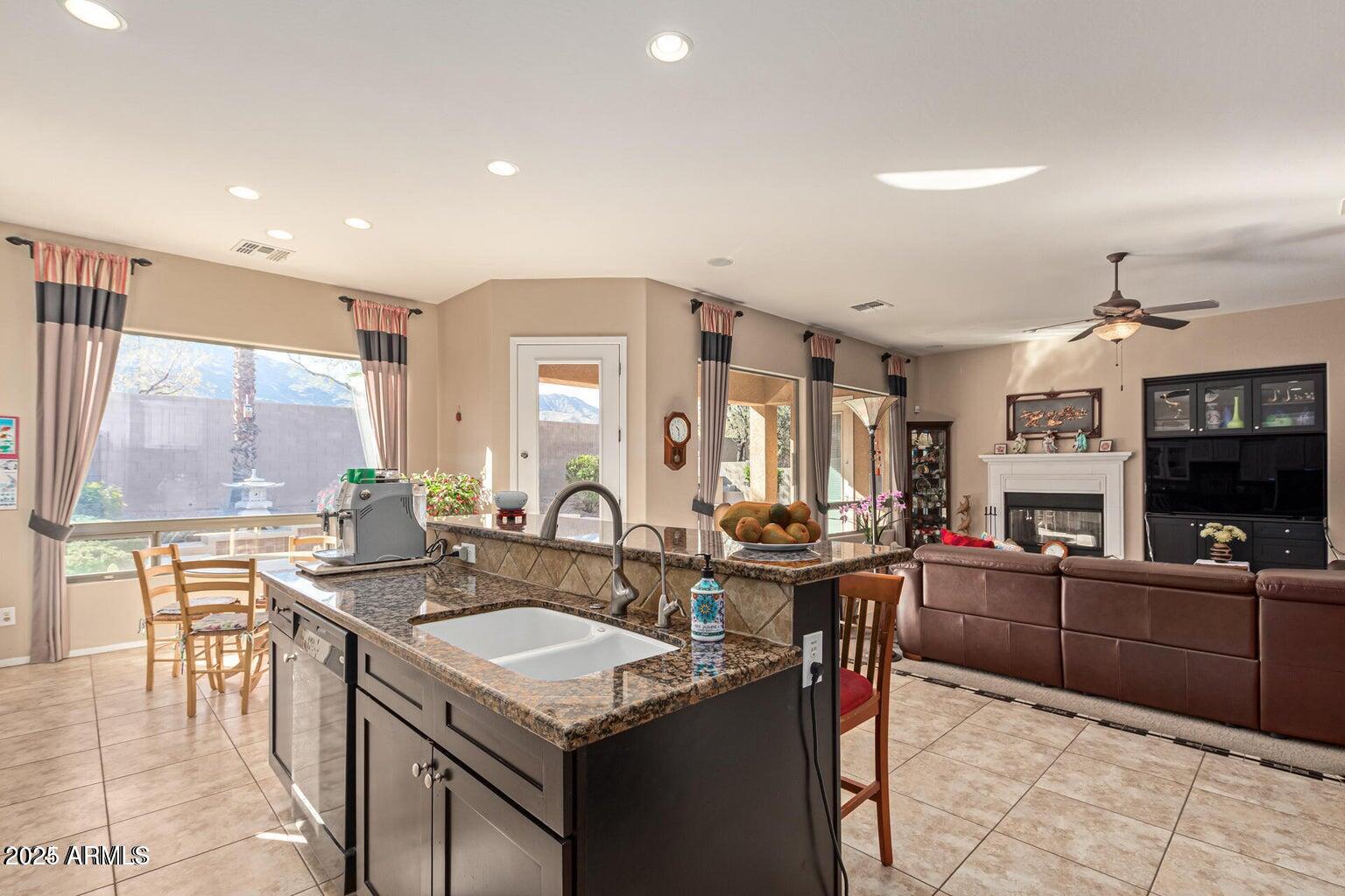 2325 West Mineral Road Phoenix, AZ 85041 - Photo 15 of 37 Open Living