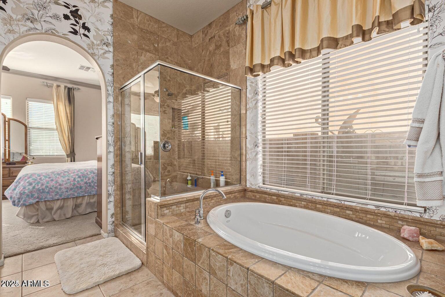 2325 West Mineral Road Phoenix, AZ 85041 - Photo 23 of 37 Primary Bathroom