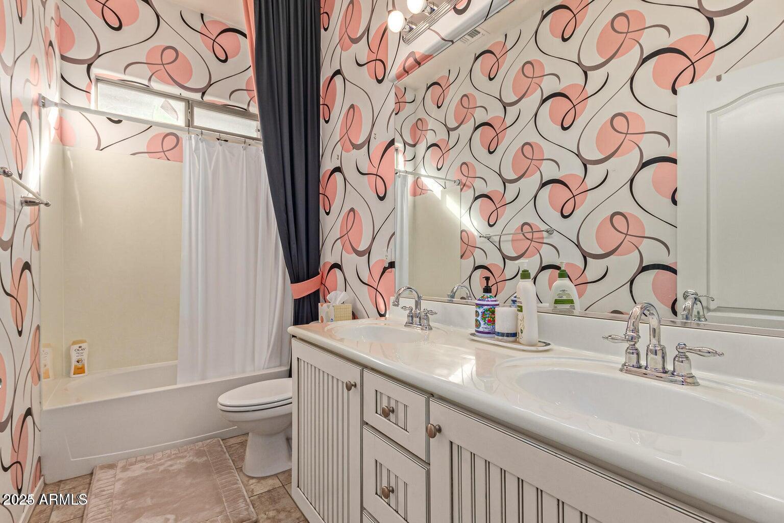 2325 West Mineral Road Phoenix, AZ 85041 - Photo 30 of 37 Bathroom